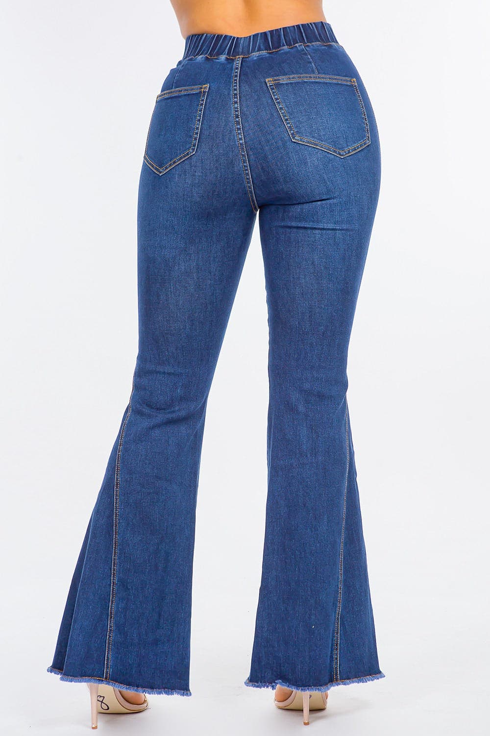 Curvy flare jeans with high waist design