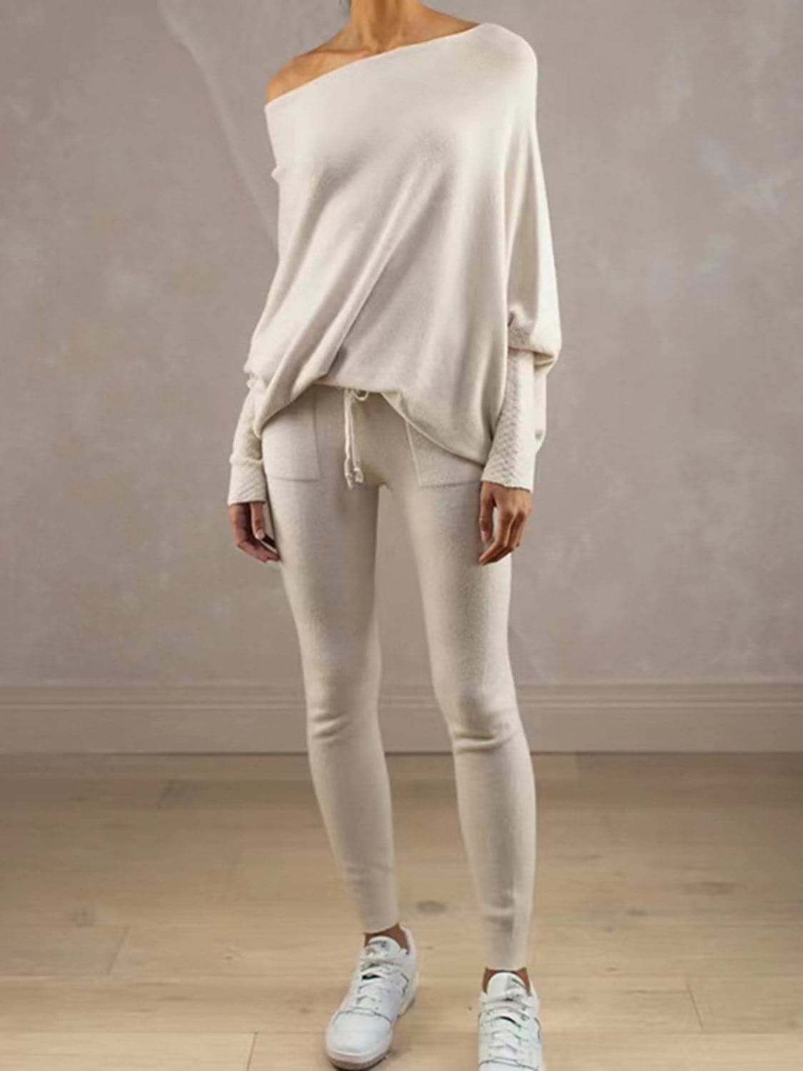 Full Size Boat Neck Batwing Sleeve Knit Top.