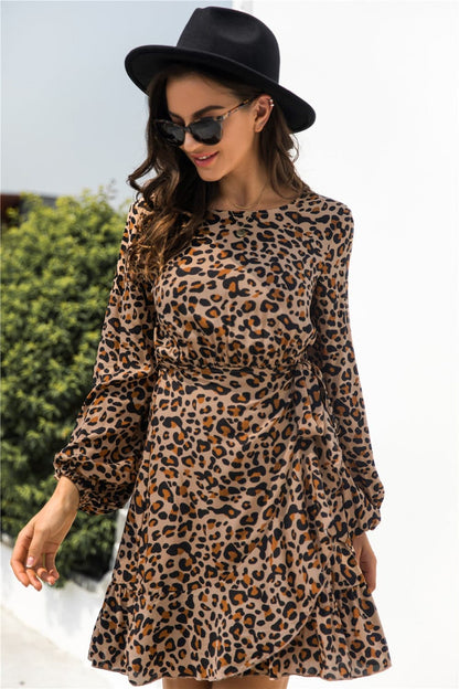 Chic animal print mini dress with balloon sleeves