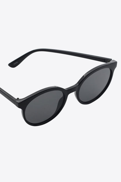 Round Full Rim Polycarbonate Frame Sunglasses.