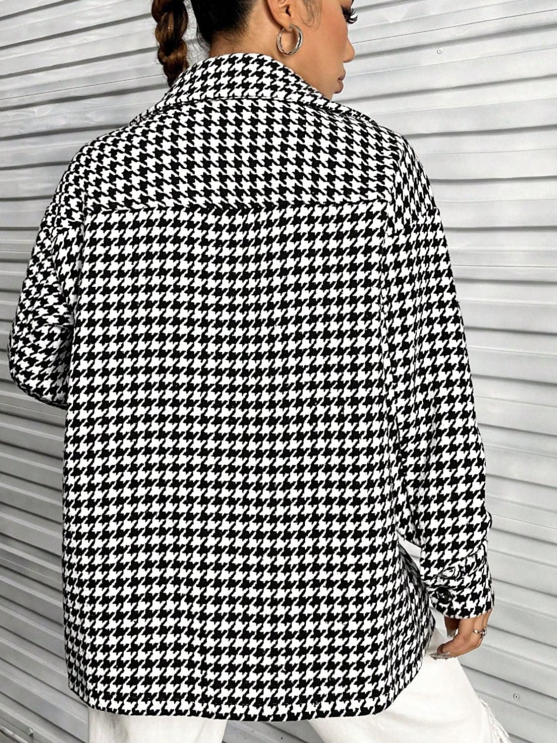 Chic houndstooth button shacket