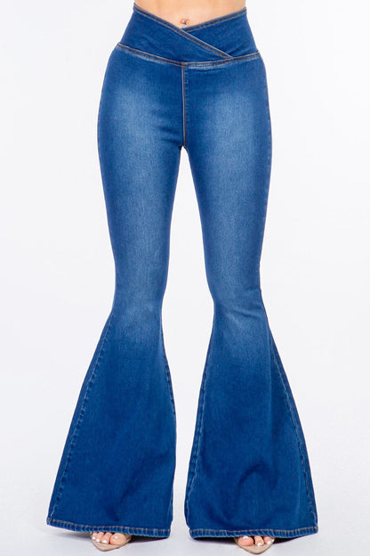 Chic and comfortable high waist pull-on flare jeans