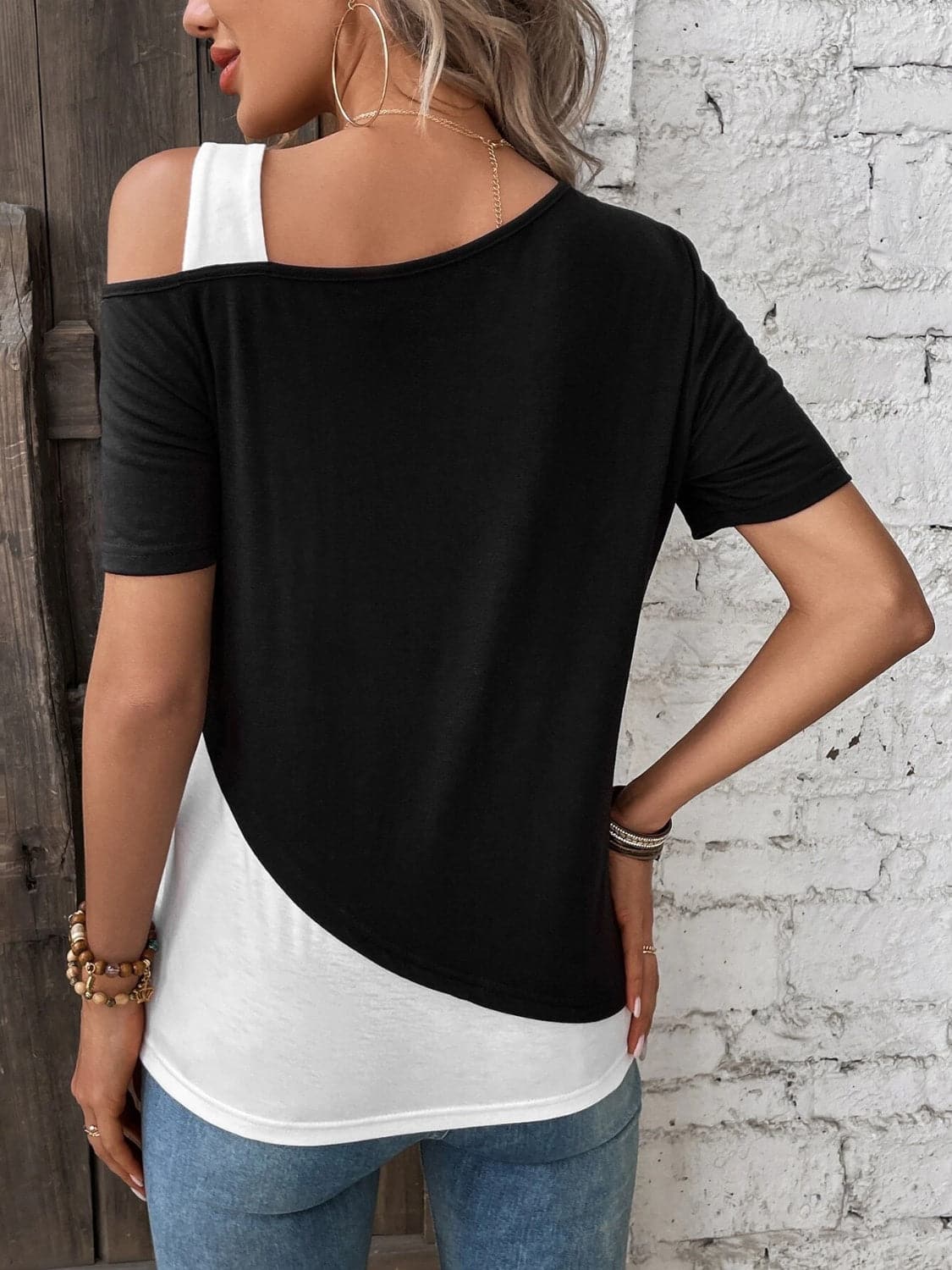 Contrast Asymmetrical Neck Short Sleeve T-Shirt.