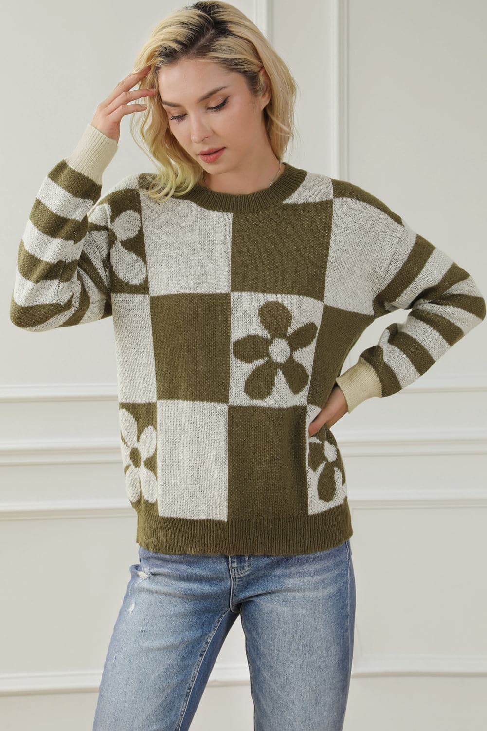 Contrast Round Neck Long Sleeve Sweater.