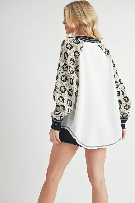 Aemi+Co Crochet Contrast Stitching V Neck Top for Women - Love Salve 