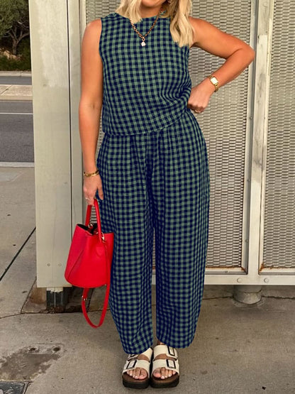 Chic Lovelet Plaid Sleeveless Top and Pants Ensemble