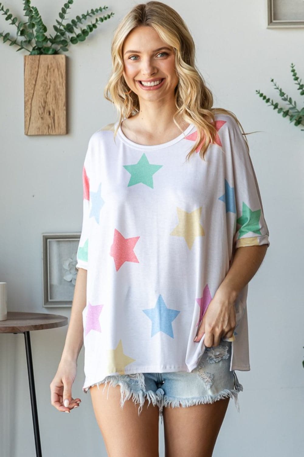 HOPELY Full Size Multi Colored Star Print T-Shirt.