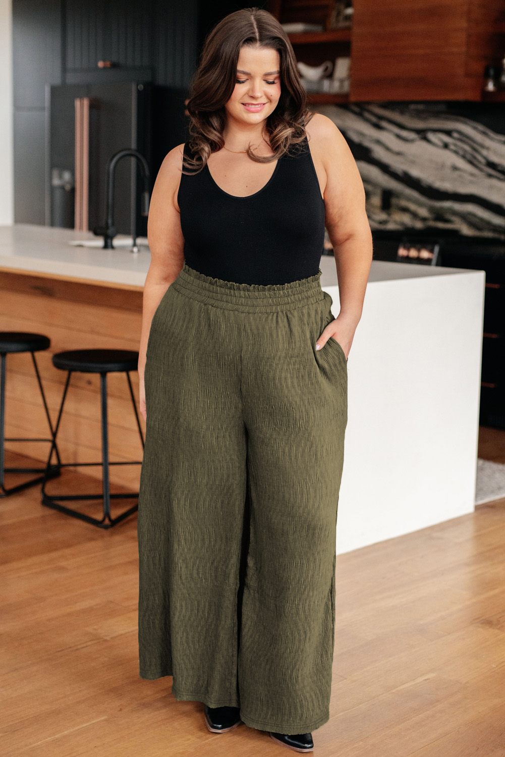 Jungle green plus size textured wide-leg casual pants