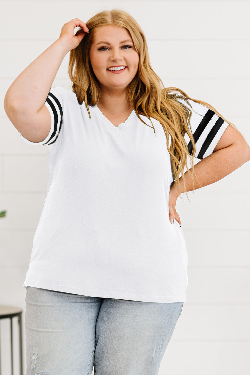 Chic white plus size v-neck t-shirt with stripe detailing