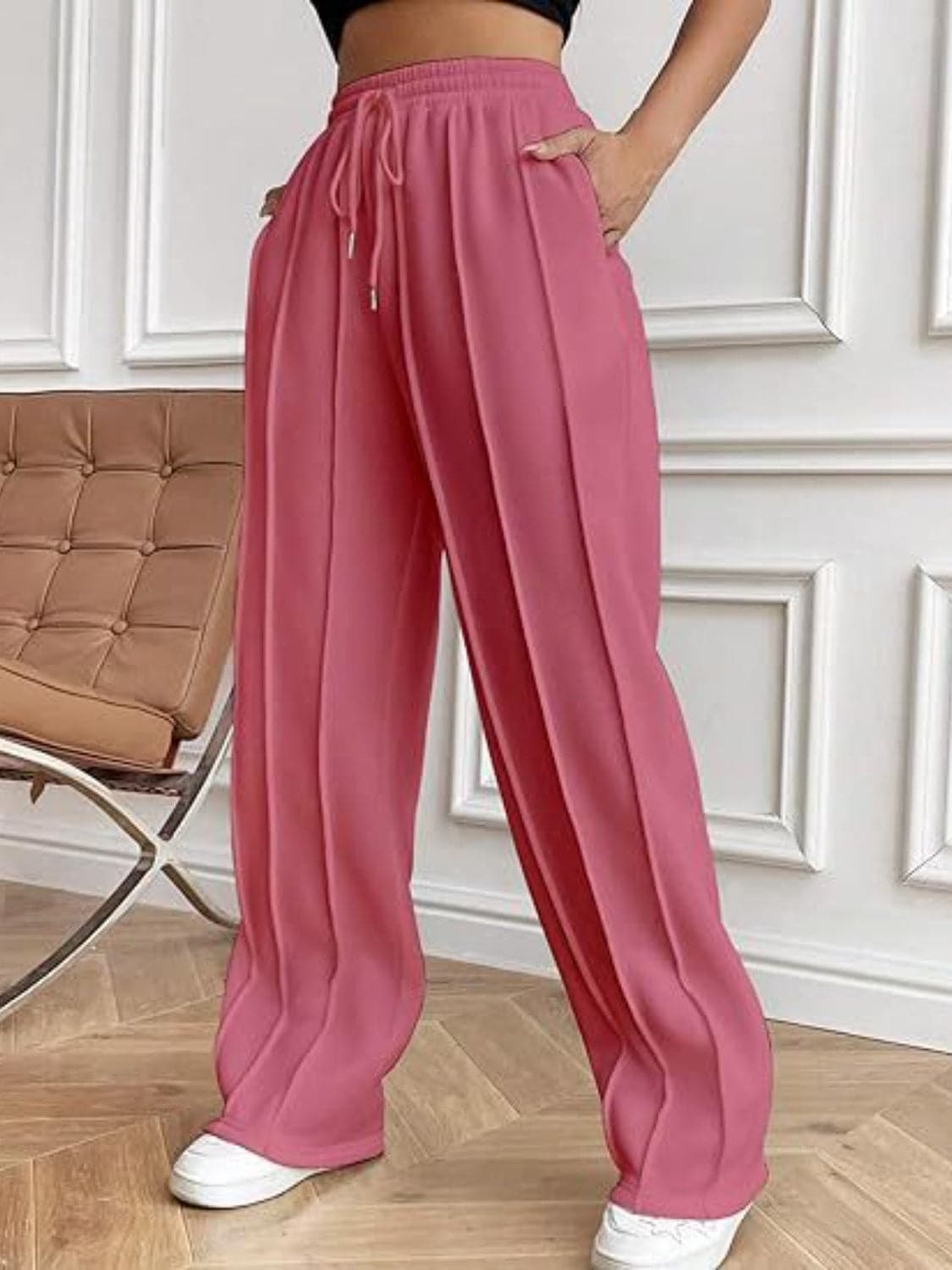 Versatile drawstring wide-leg trousers with convenient pockets