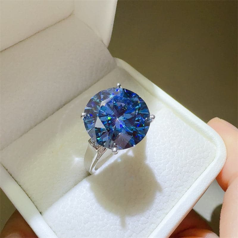 Radiant 10 Carat Moissanite Ring in 925 Sterling Silver