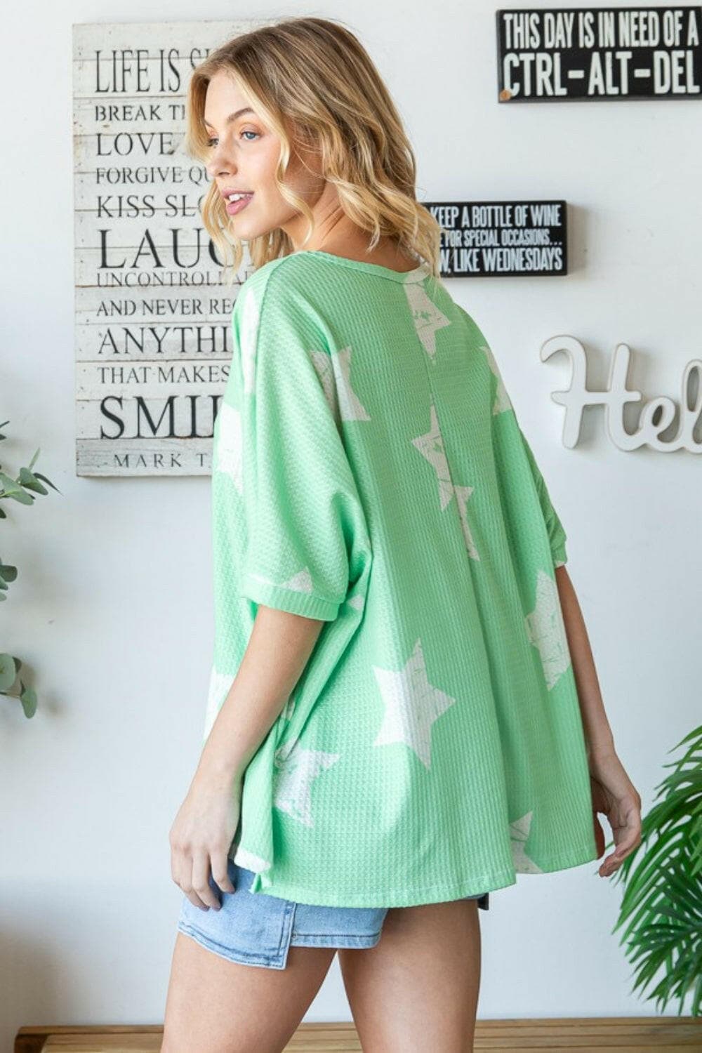 HOPELY Star Pattern Oversized Waffle T-Shirt.