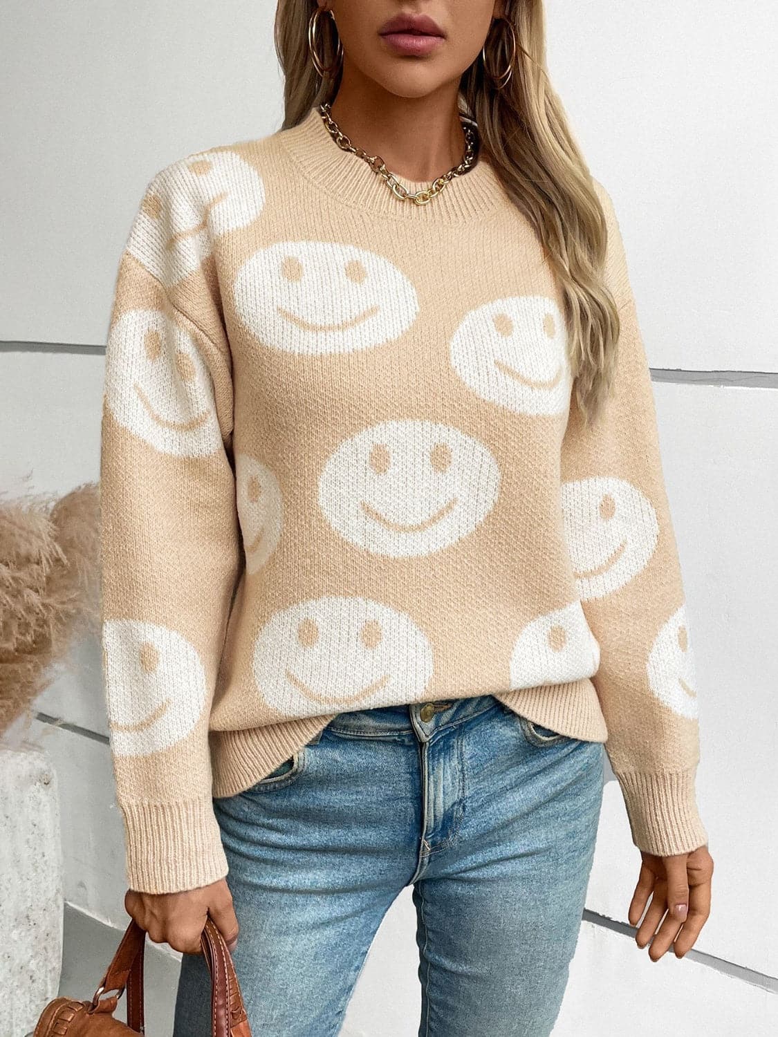 Smile Pattern Round Neck Long Sleeve Sweater.