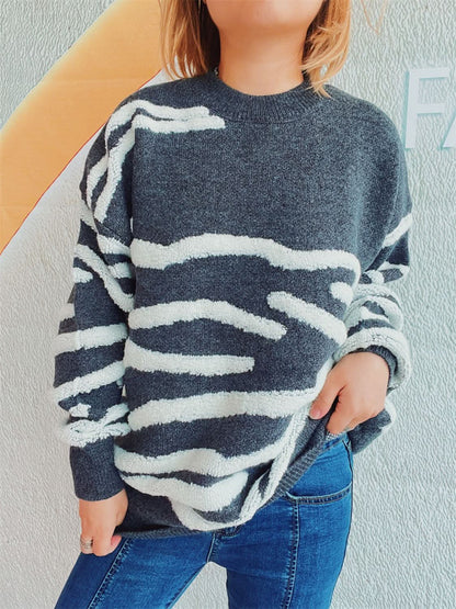 Stylish contrast long sleeve sweater with round neck