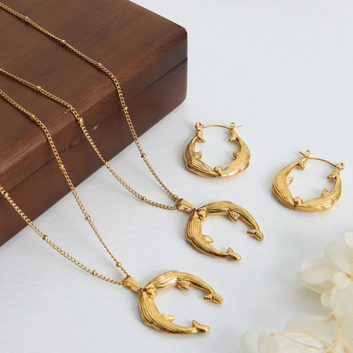 Lucky Charm Luxe Set – Gold Horseshoe Necklace & Earring Duo