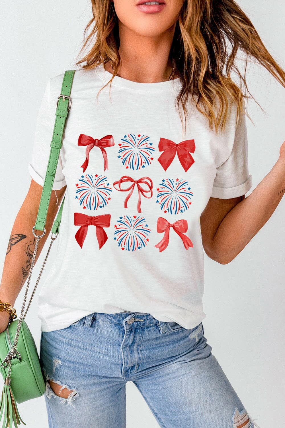 Bow Graphic Round Neck Short Sleeve T-Shirt.