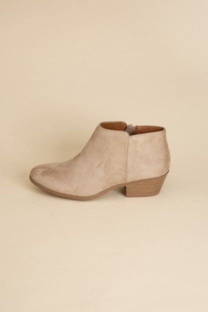 Mug Ankle Boots.