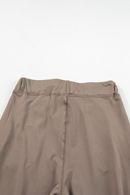 Cozy dark brown joggers with adjustable drawstring and pockets