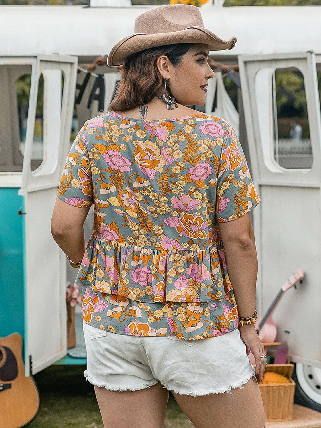 Plus Size Layered Printed Round Neck Short Sleeve BlouseUpgrade Your Style with our Plus Size Layered Printed Blouse
 Step up your fashion game with our stunning Plus Size Layered Printed Round Neck Short Sleeve Blouse. TLove Salve Size Layered Printed Round Neck Short Sleeve Blousejust arrived