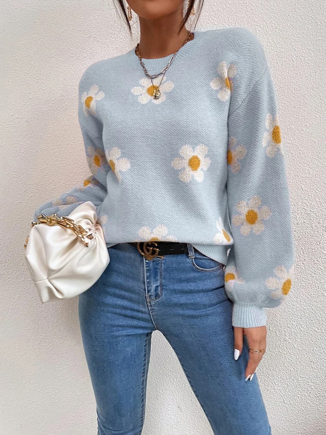 Flower Round Neck Latern Sleeve Sweater.