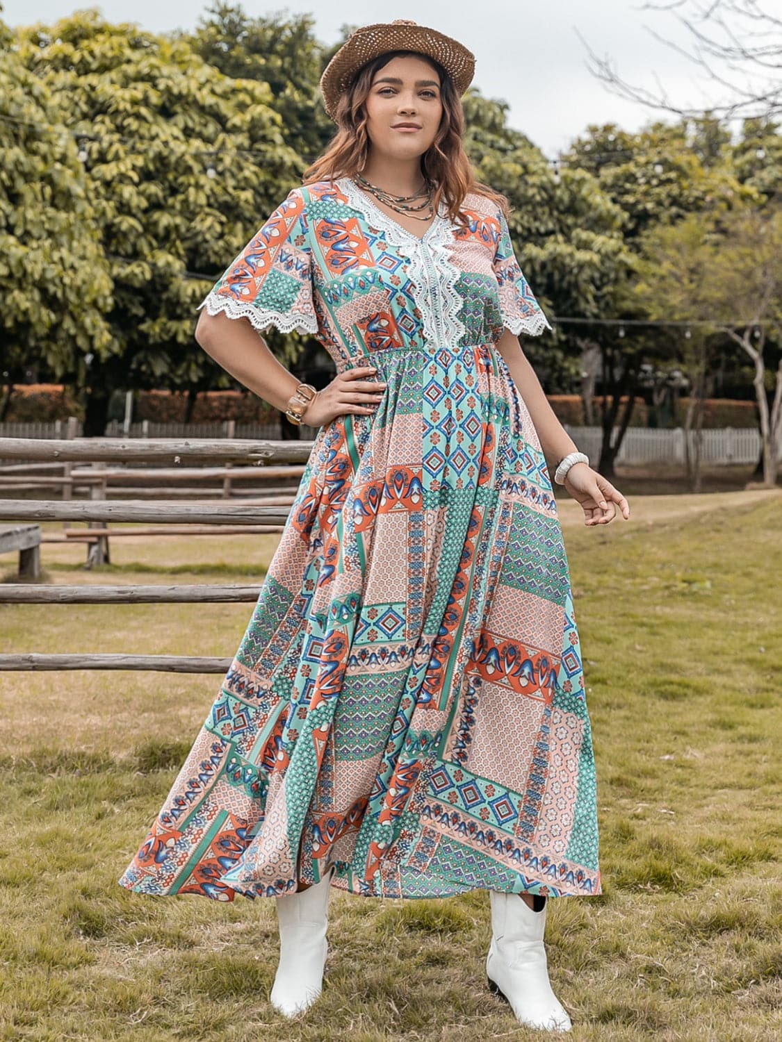 Plus Size Lace Detail Printed Half Sleeve Midi Dress.