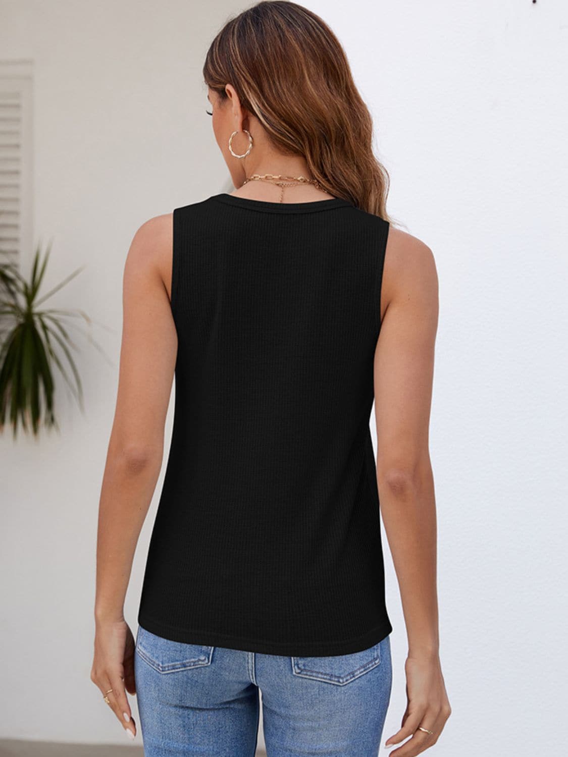 Round Neck Tank.