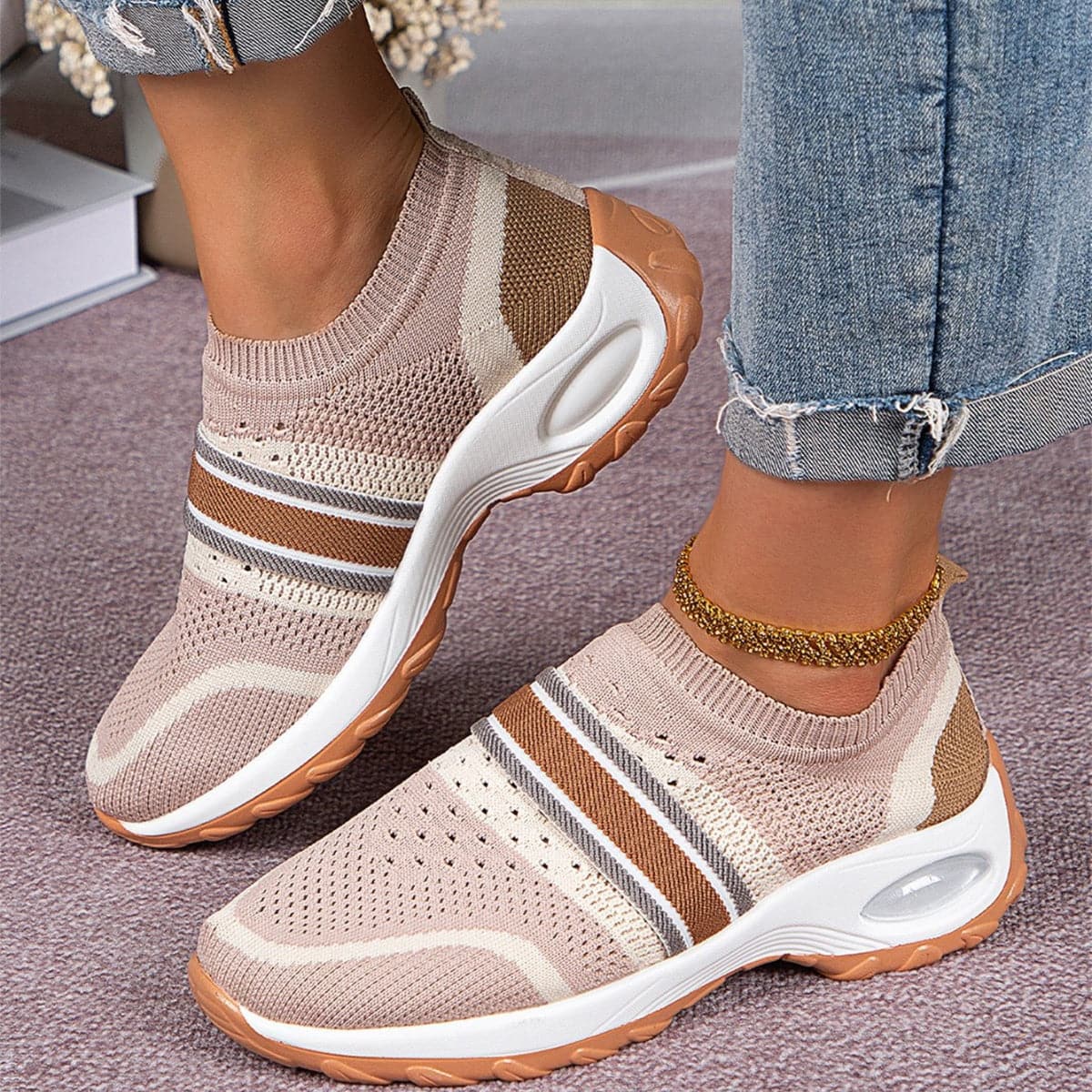 Breathable Round Toe Sneakers.