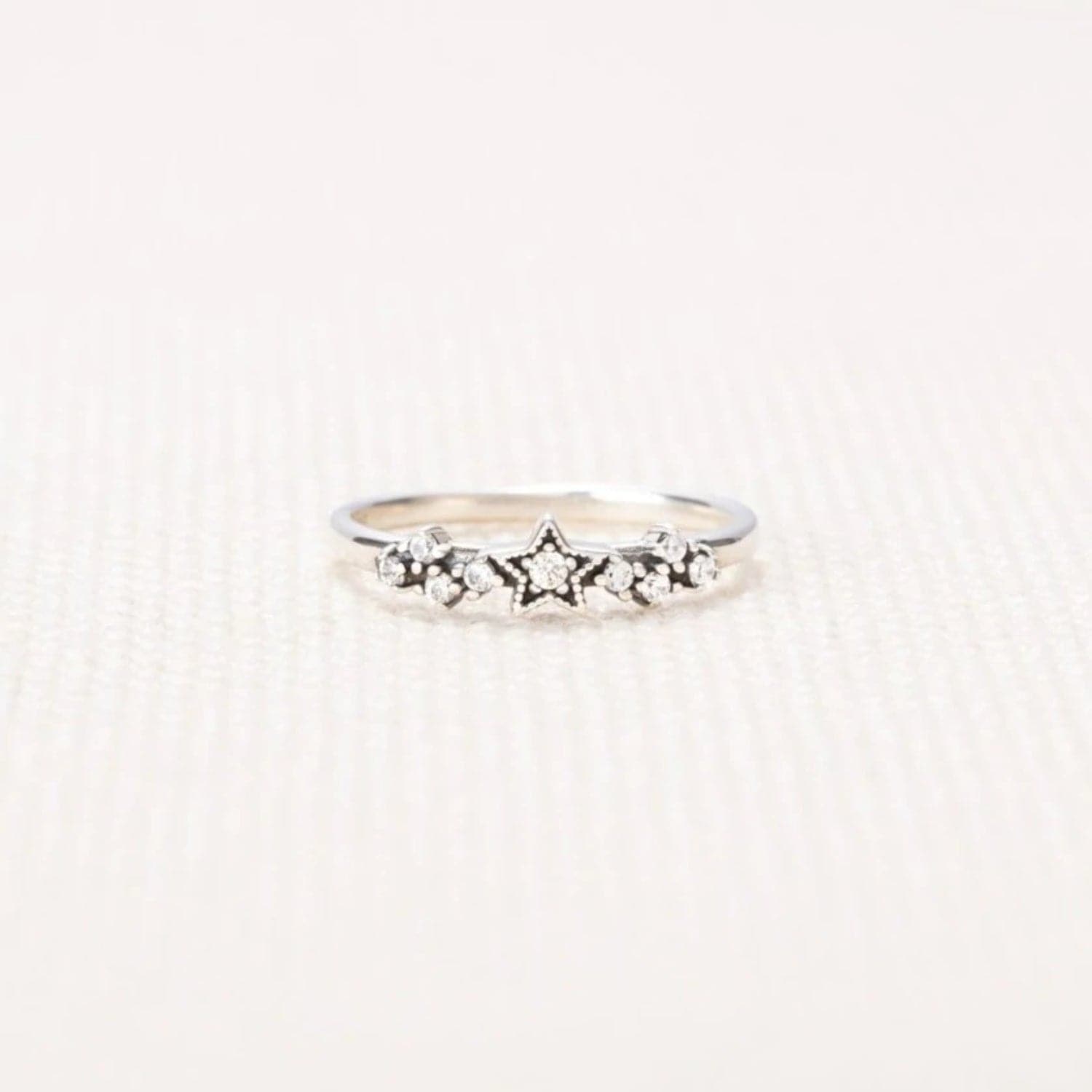 925 Sterling Silver Star Ring.