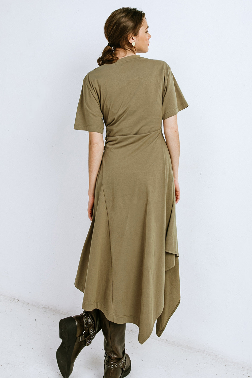 RIGHT ON CUE KNIT MIDI DRESS