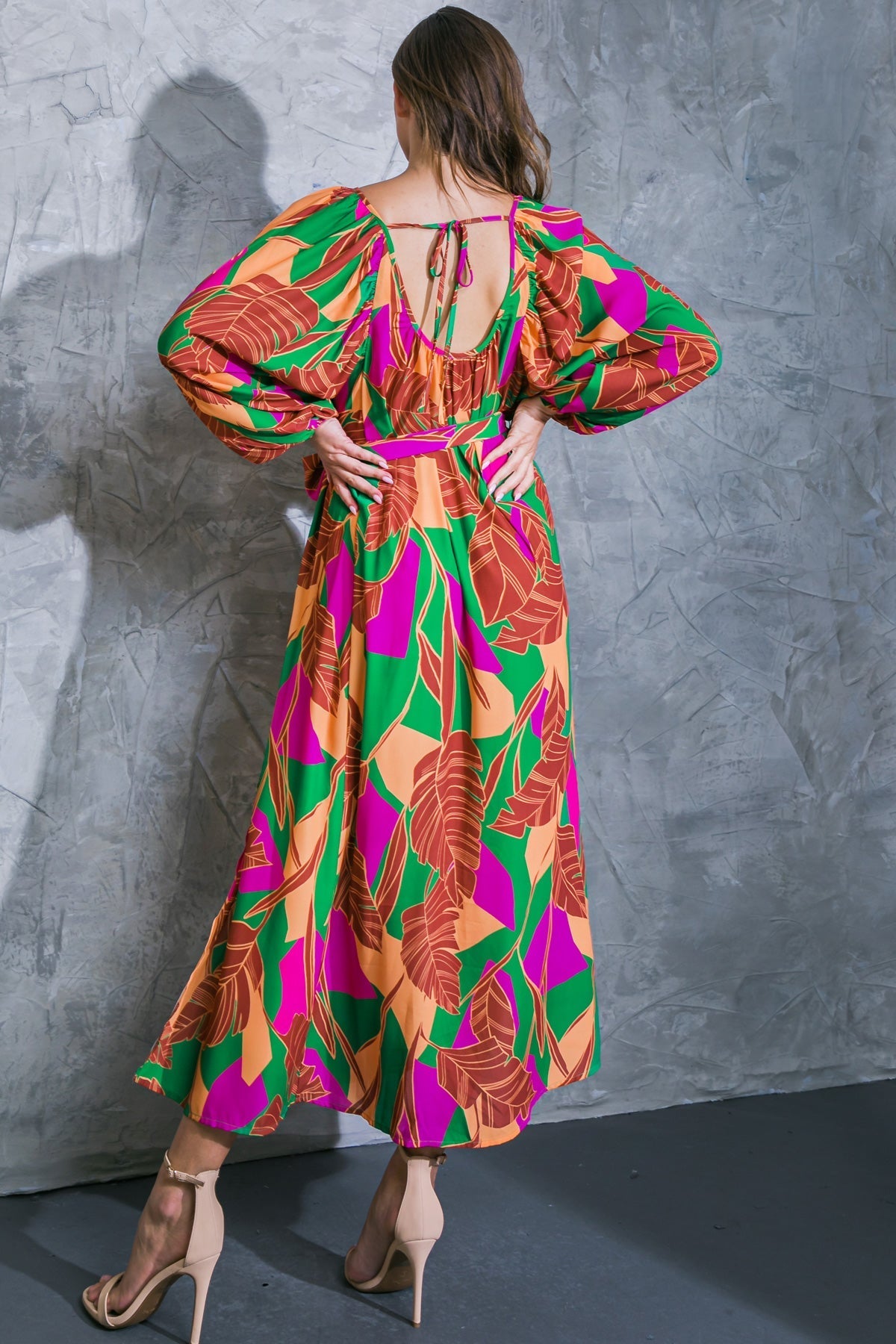 CUE THE CHIC WOVEN MIDI DRESS Flying Tomato