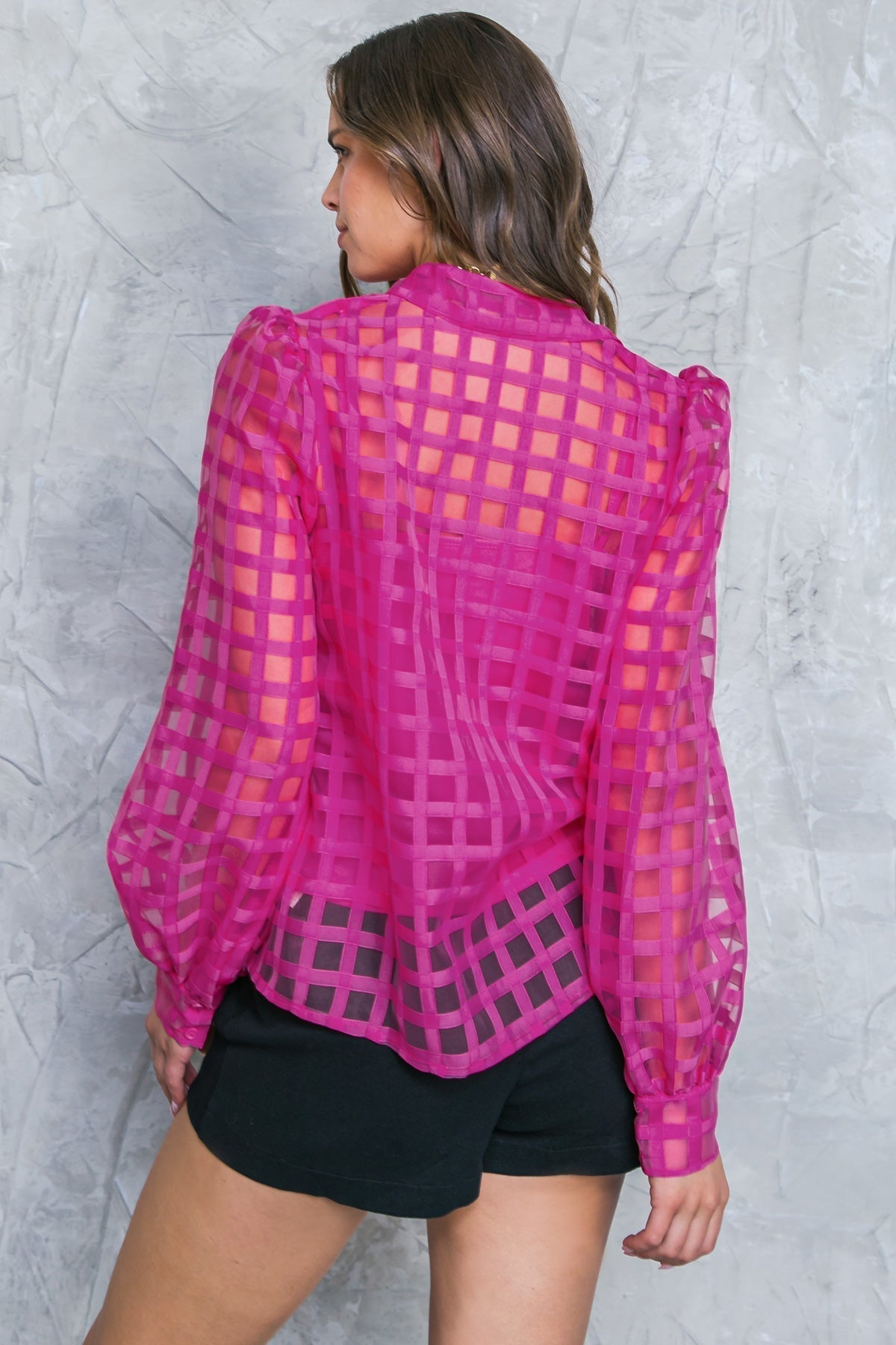 FLUTTERING ON WOVEN TOP Flying Tomato