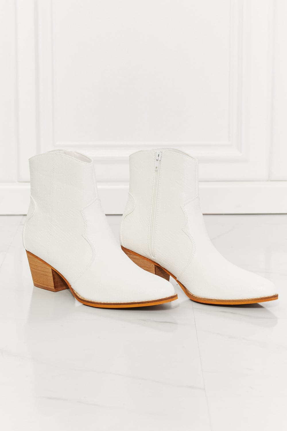 MMShoes Watertower Town Faux Leather Western Ankle Boots in White.