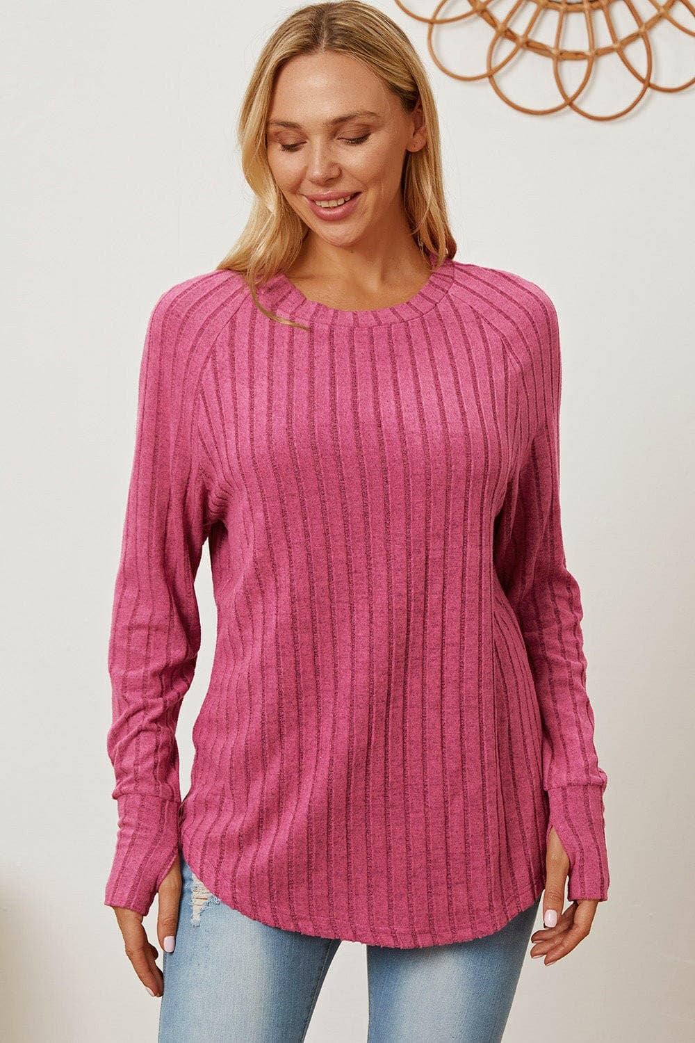 Ribbed Thumbhole T-Shirt: Comfortable Style EssentialExperience Ultimate Comfort and Style
 Introducing the Ribbed Thumbhole T-Shirt, your new go-to staple that effortlessly blends function with fashion. This t-shirt iLove Salve Comfortable Style EssentialTIKTOK