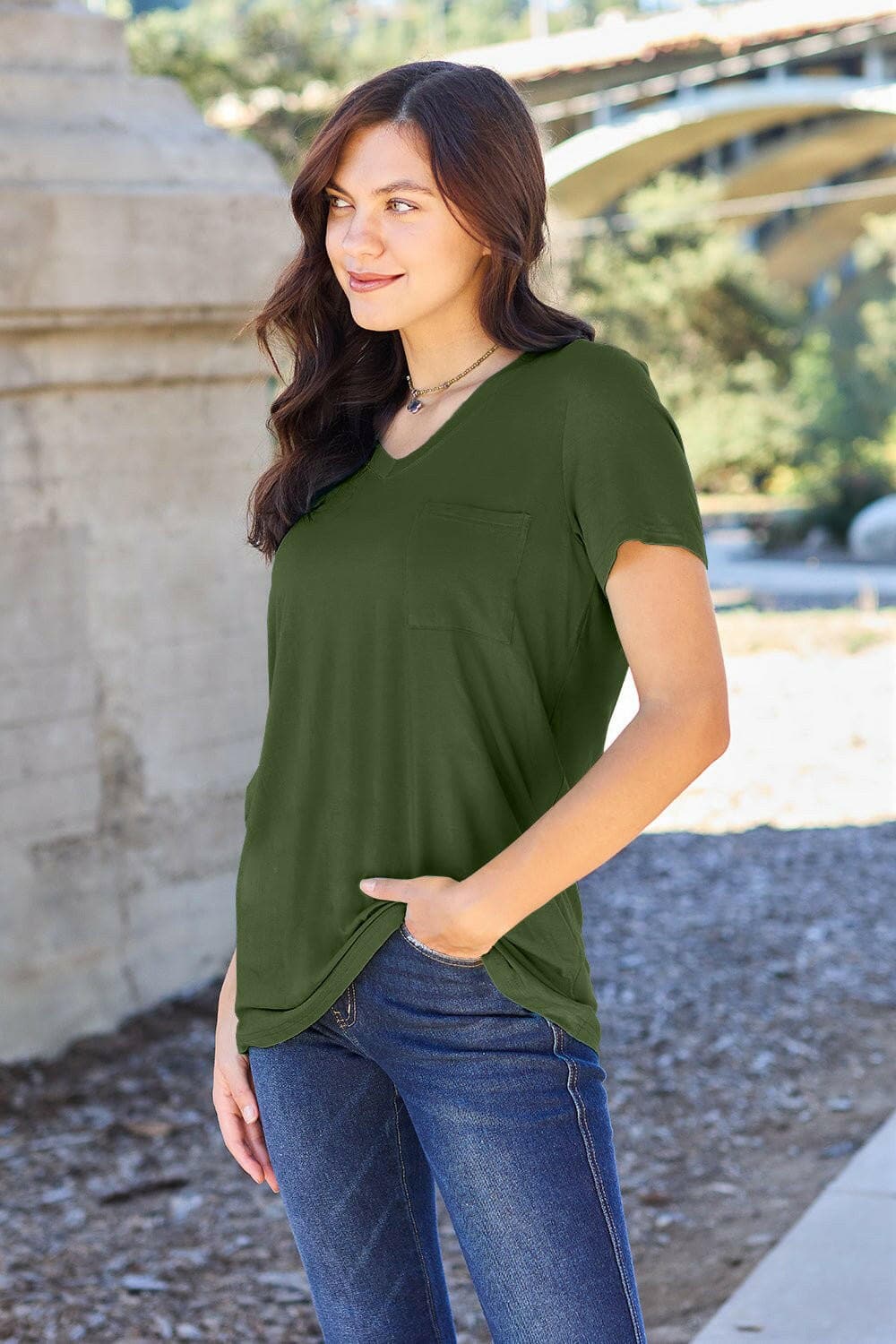 Sophisticated V-Neck Women's T-Shirt - Luxe Comfort & Perfect FitSophisticated V-Neck Women's T-Shirt
 Experience the epitome of luxury comfort and timeless style with our Sophisticated V-Neck Women's T-Shirt. Designed for the modLove Salve -Shirt - Luxe Comfort & Perfect FitTIKTOK