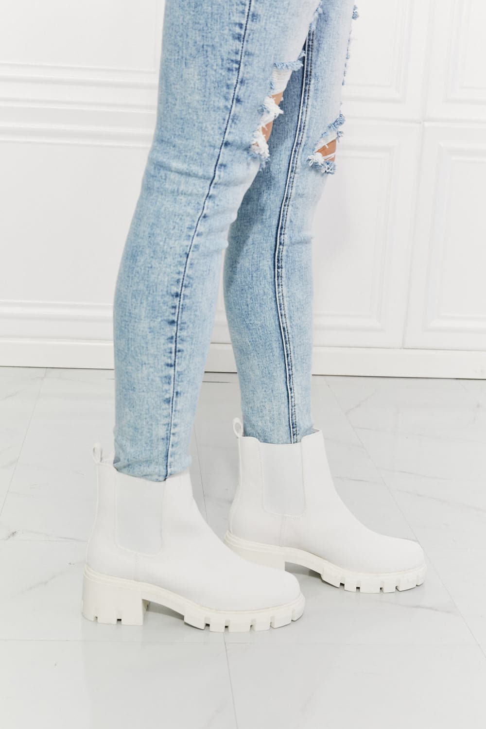 MMShoes Work For It Matte Lug Sole Chelsea Boots in White.