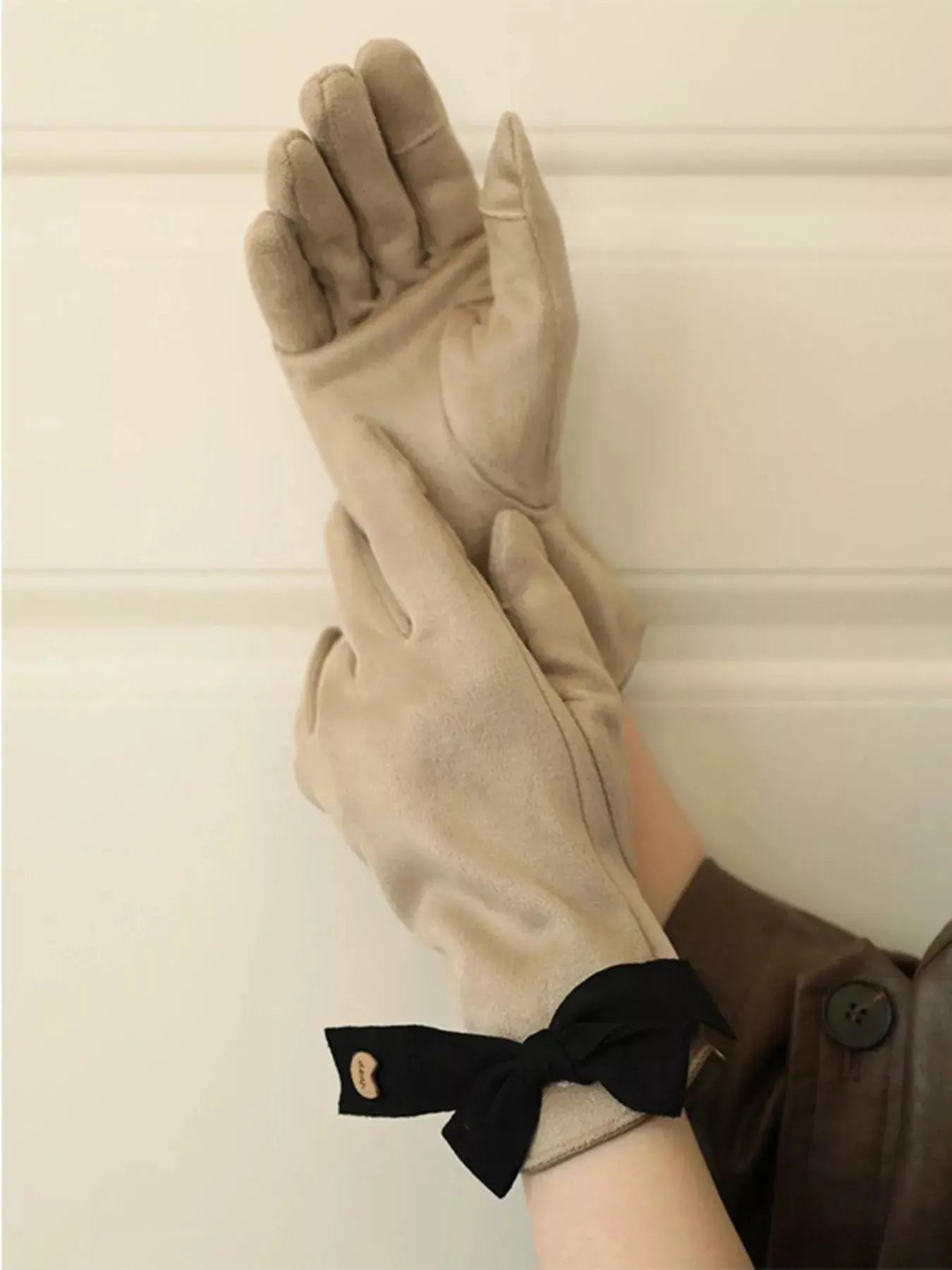 Bow-Decorated Gloves Simply Love