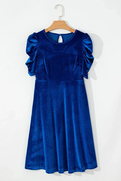 Chic velvet puff sleeve dress