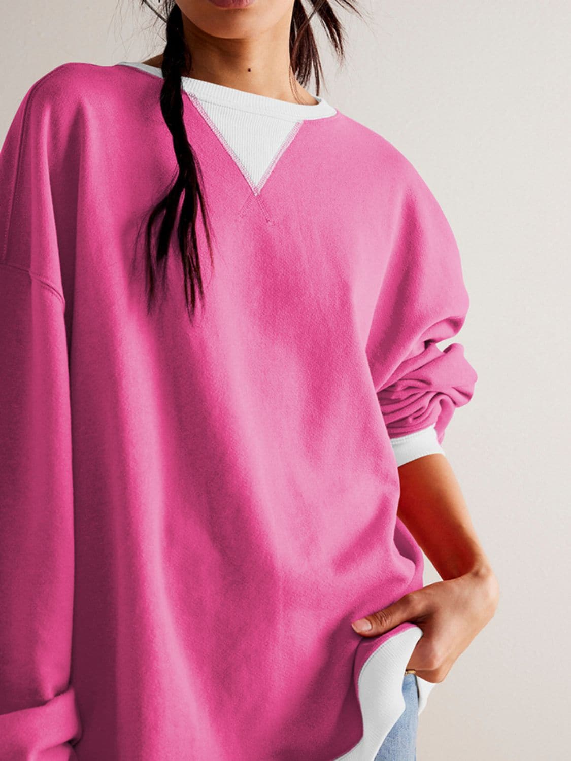 Contrast Trim Round Neck Long Sleeve Sweatshirt.