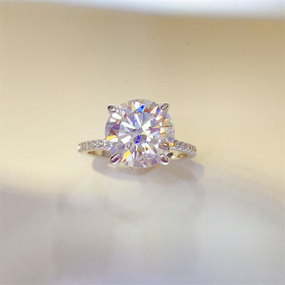 Stunning 5 Carat Moissanite Ring in 925 Sterling Silver