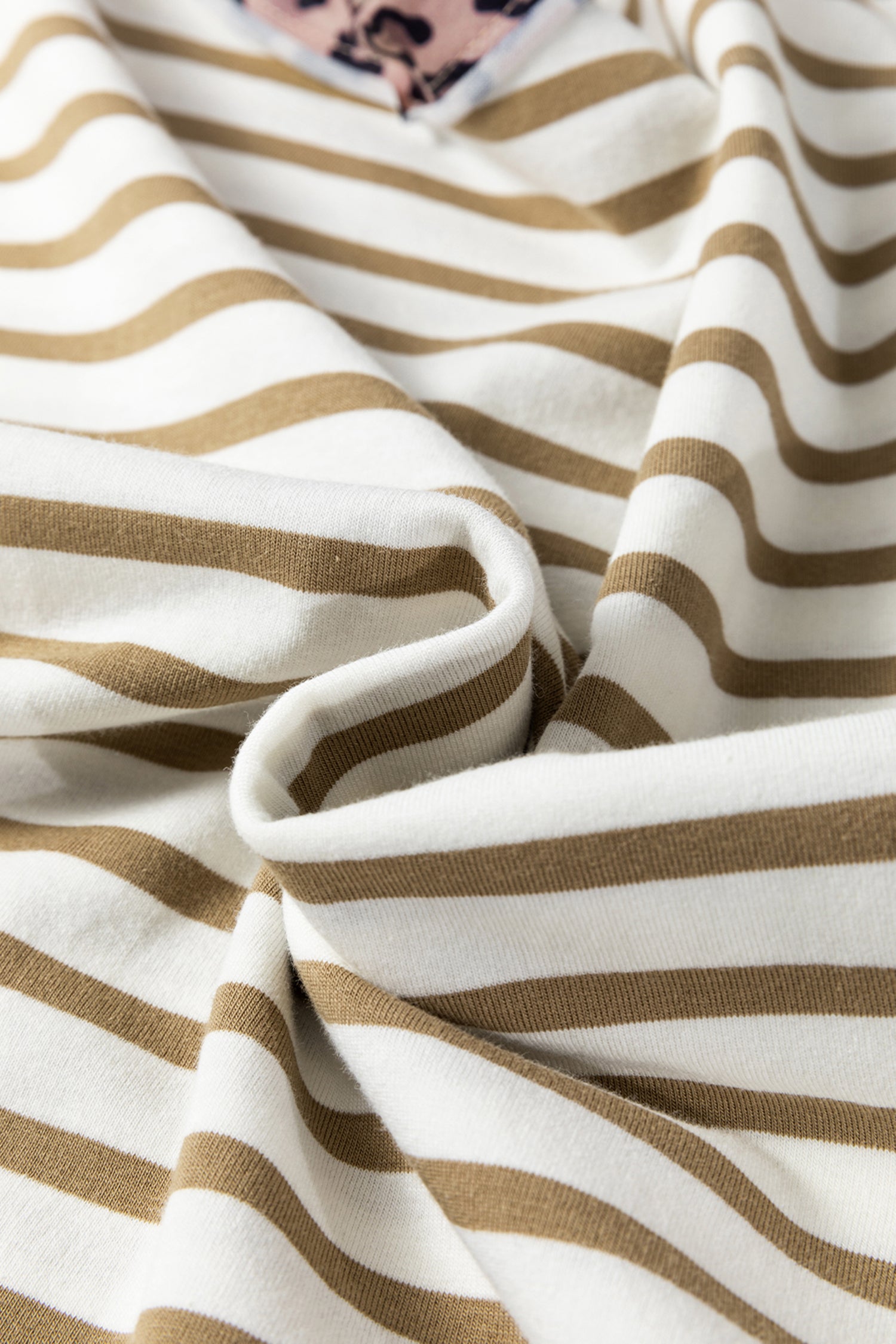 Dear-Lover Dropshipping Tops/Tops & Tees Khaki Stripe Leopard Patchwork Round Neck Loose Fit T Shirt - Lifestyle Image