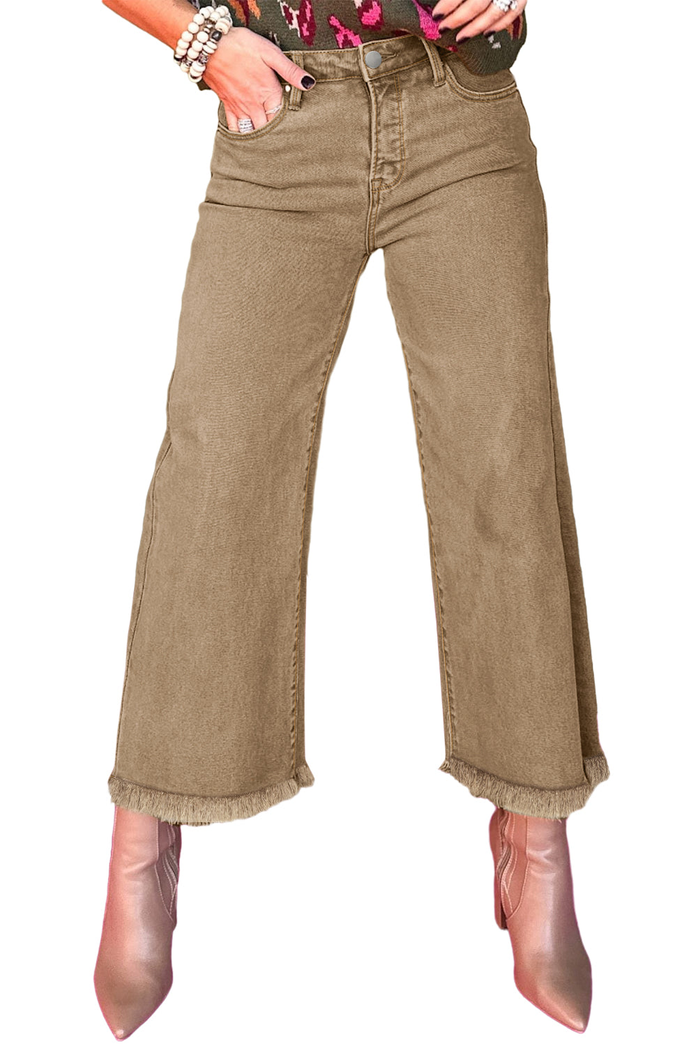 Chic light beige high-rise cropped wide-leg jeans with frayed hem