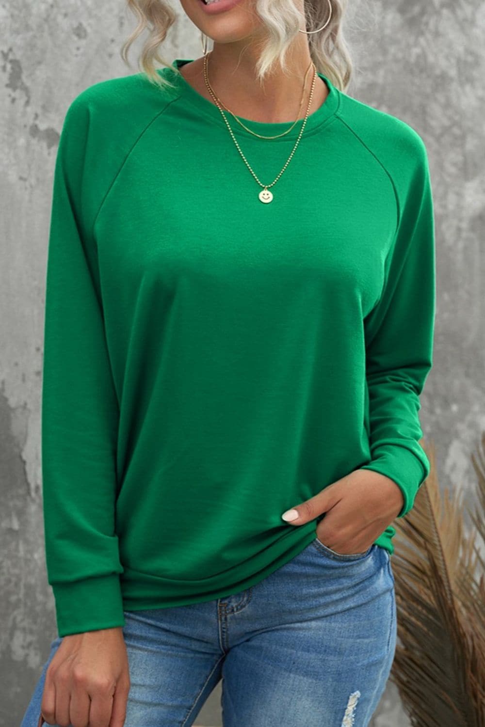 Round Neck Long Sleeve Sweatshirt.