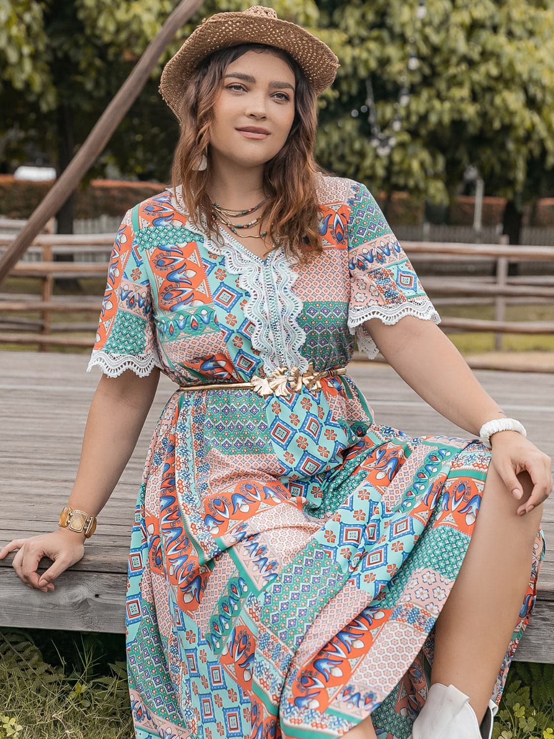 Plus Size Lace Detail Printed Half Sleeve Midi Dress.