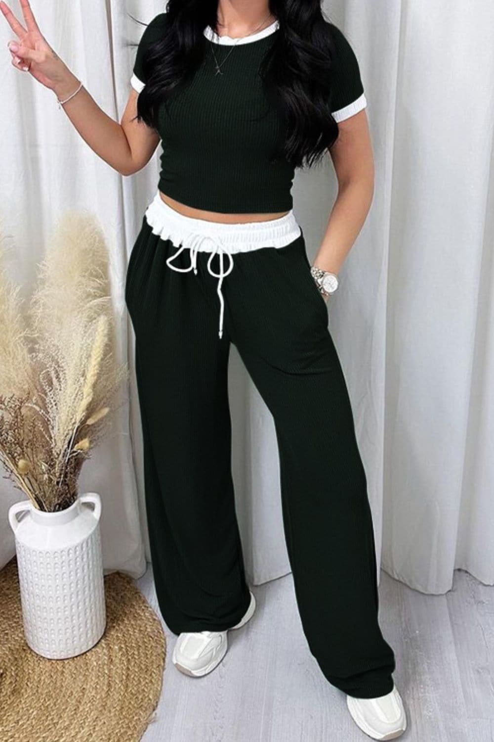 Contrast Trim Round Neck Top and Pants Set.