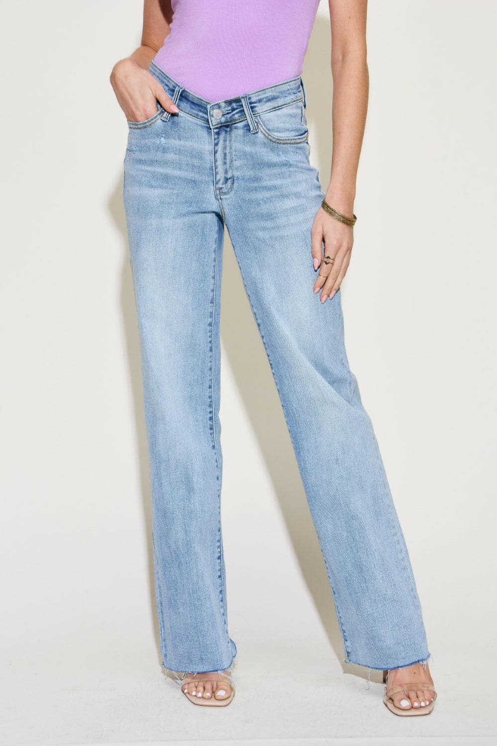 Judy Blue Full Size V Front Waistband Straight Jeans.