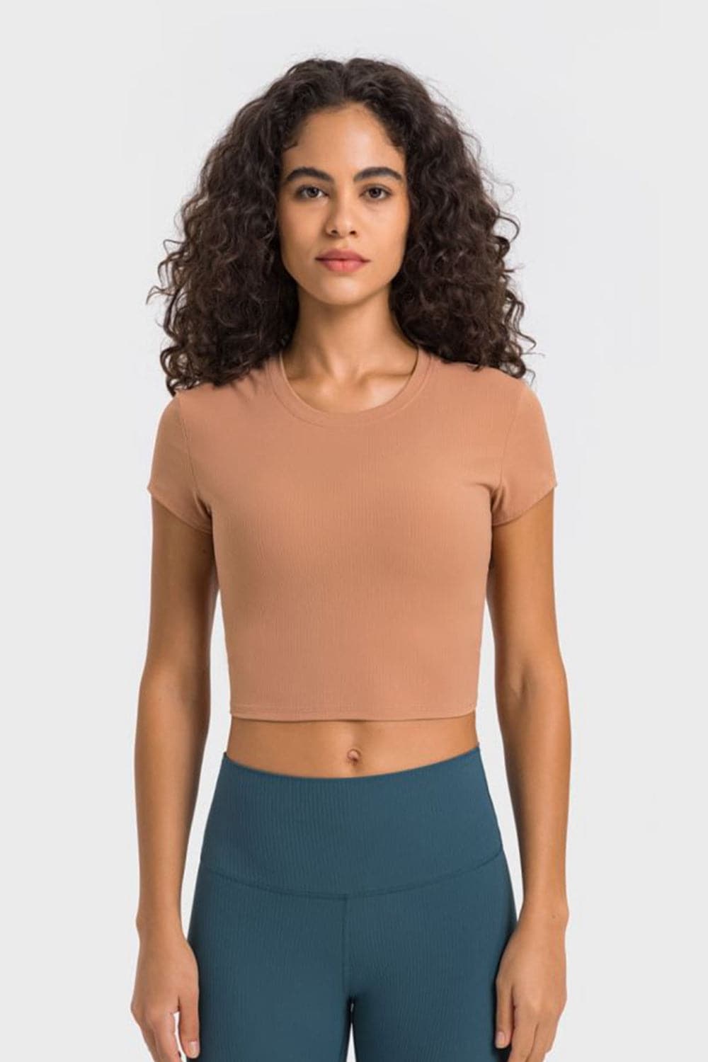 Round Neck Short Sleeve Cropped Sports T-Shirt.