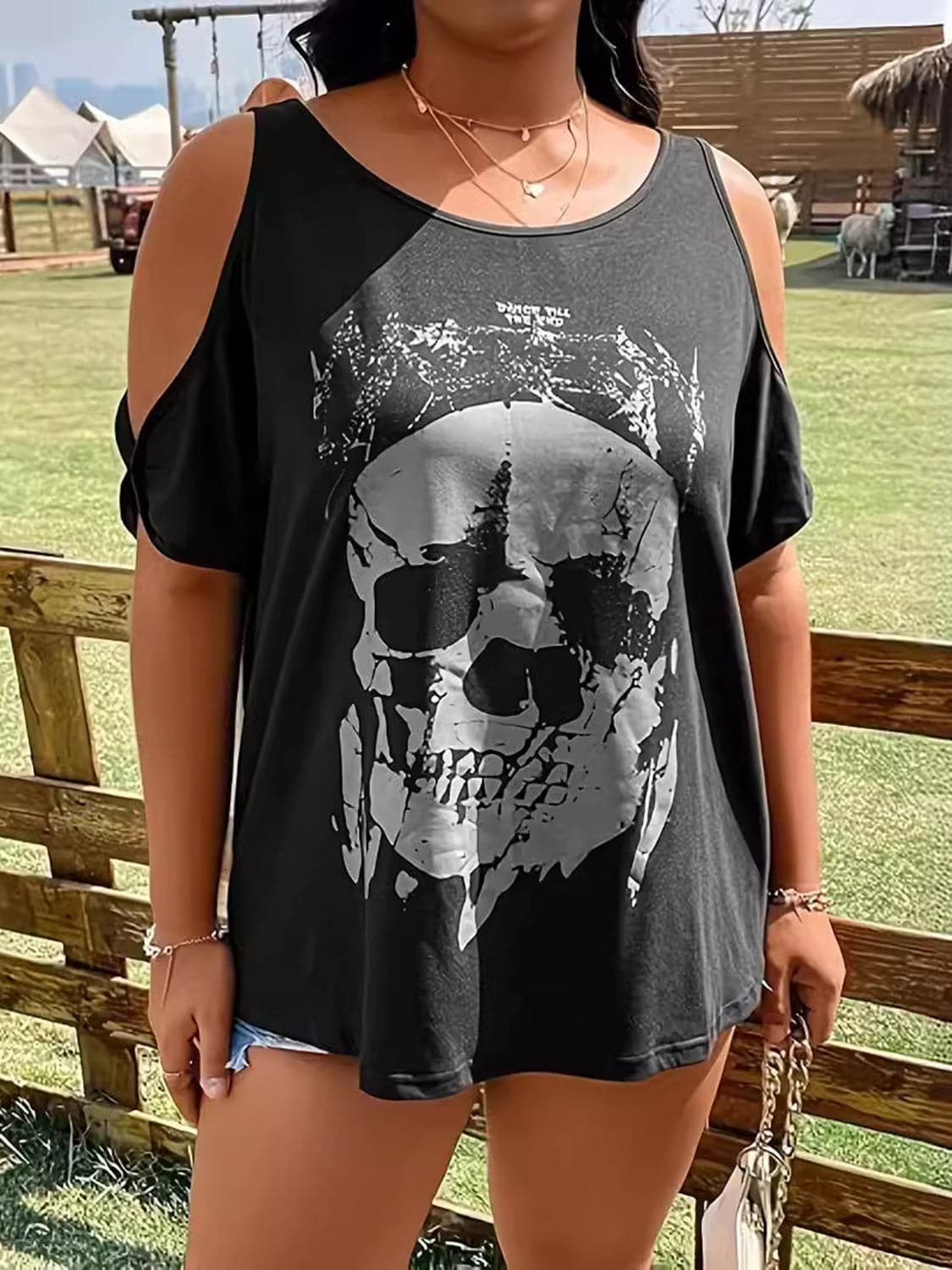 Stylish plus size skeleton cold shoulder tee for casual flair