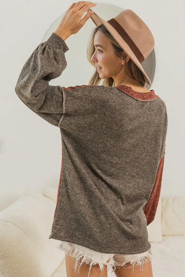 BiBi Color Block Exposed Seam V Neck T-Shirt for Women - Love Salve 
