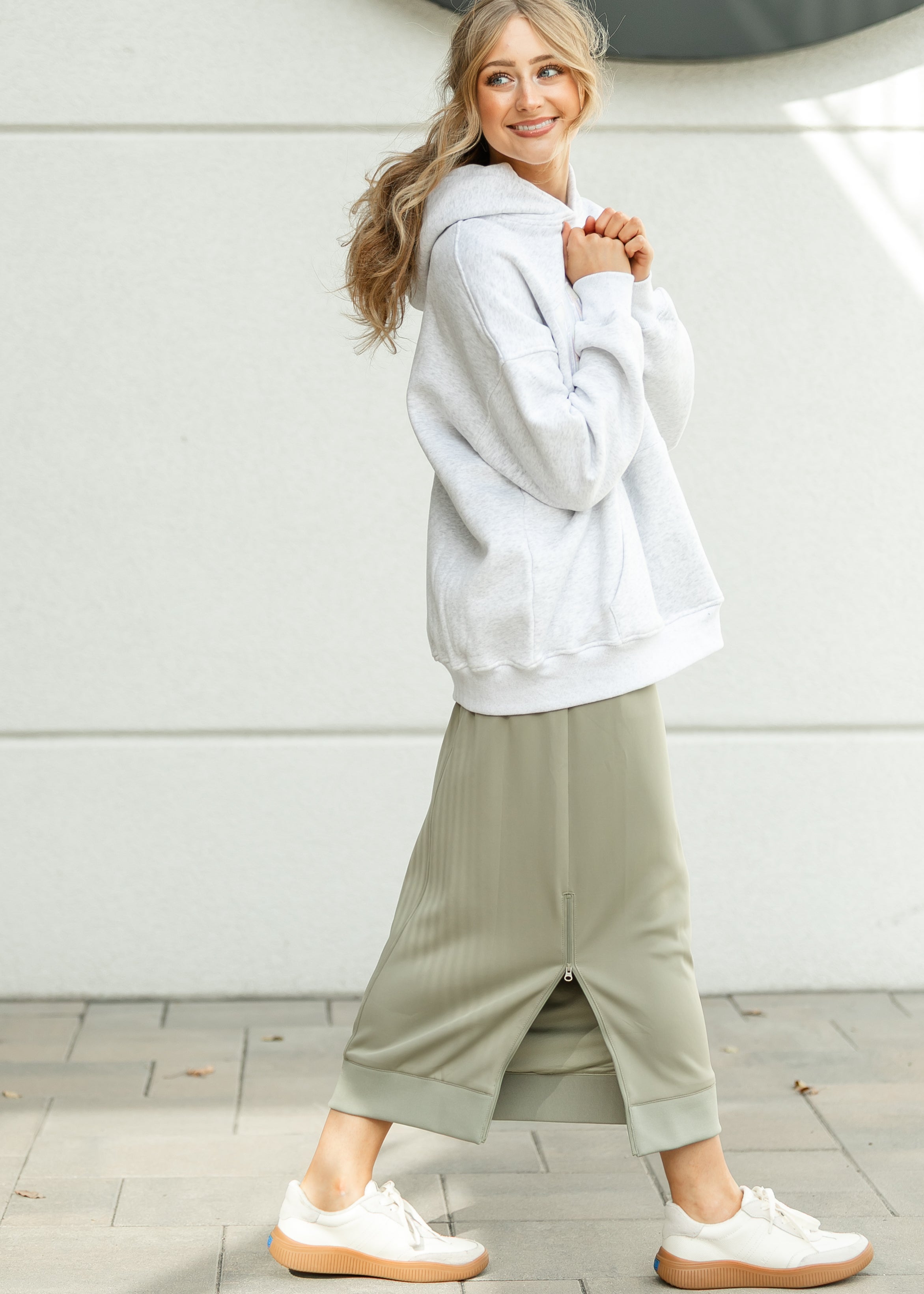 Bradi Side Zipper Athletic Midi Skirt Inherit Co.