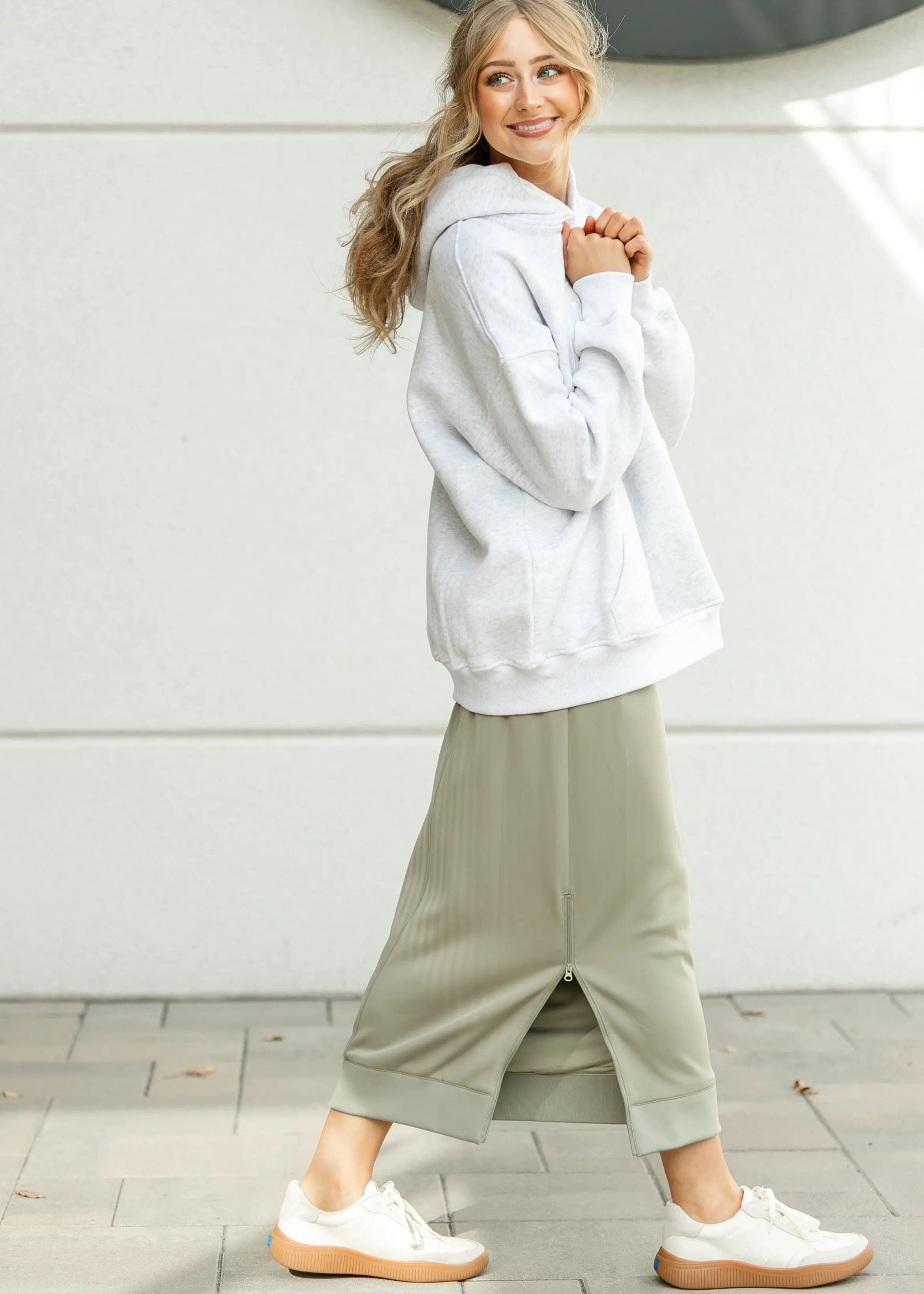 Bradi Side Zipper Athletic Midi Skirt Inherit Co.